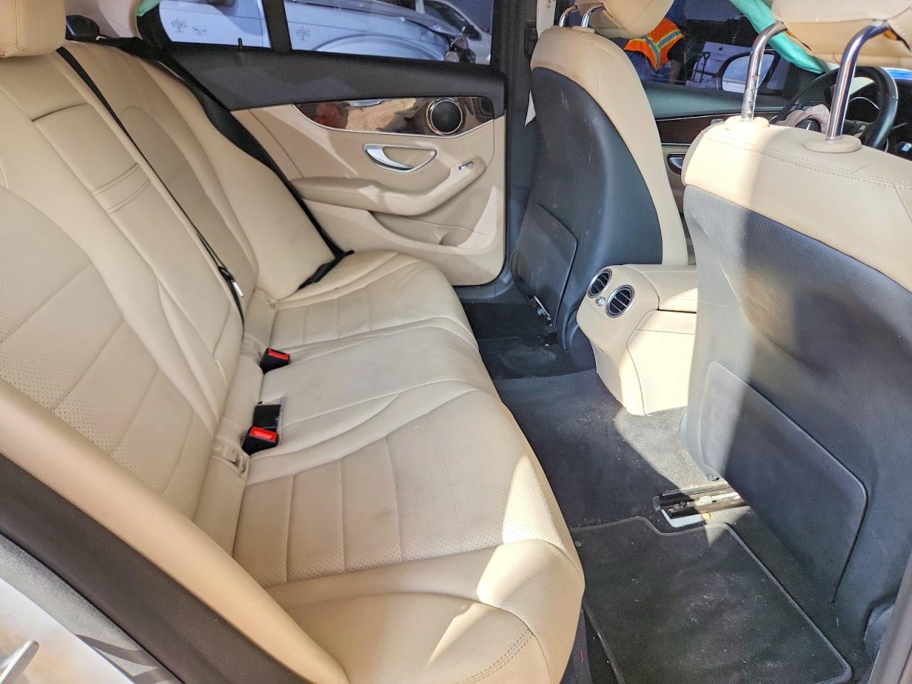 2015 MERCEDES-BENZ C 300 photo 10
