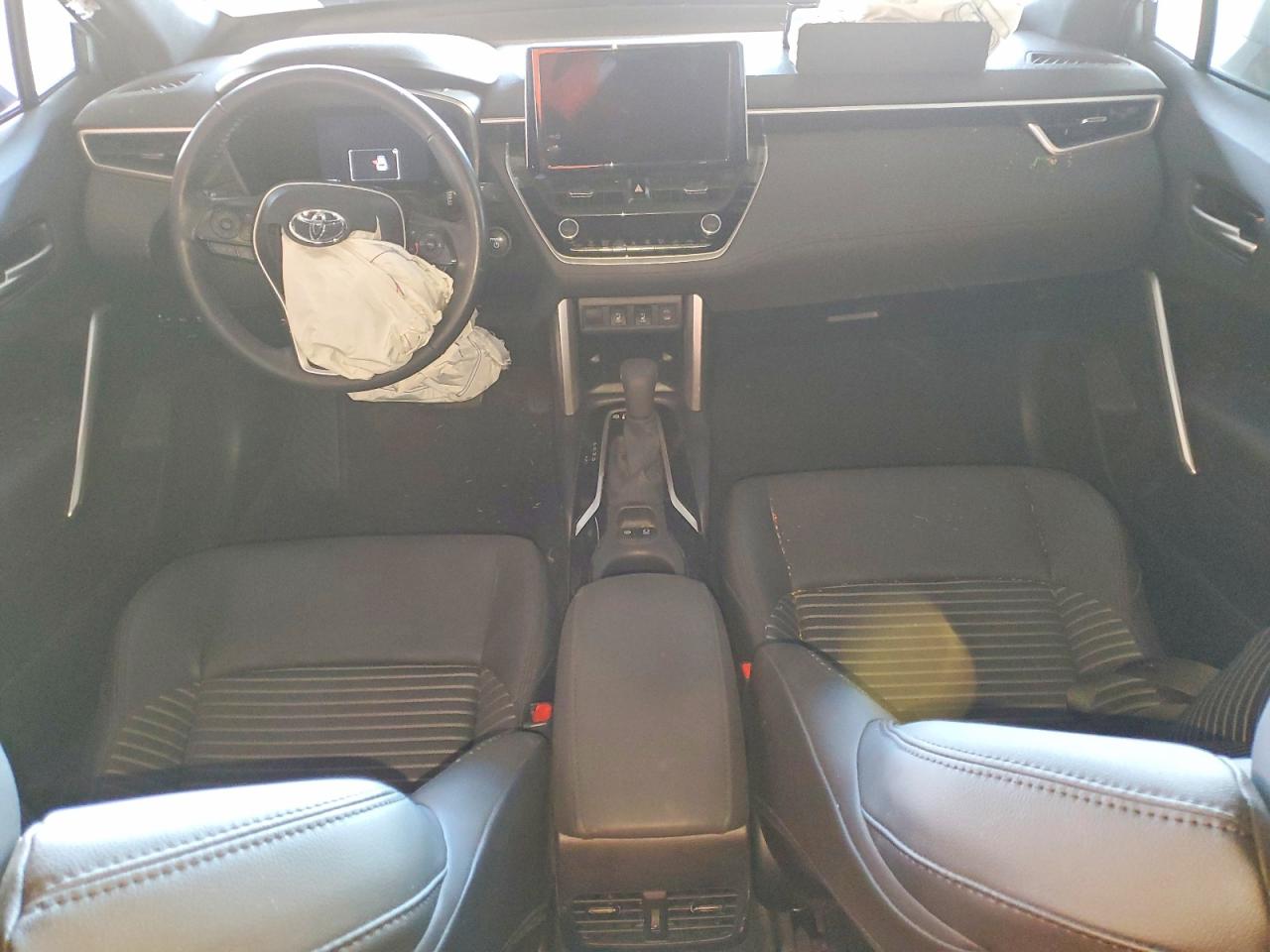 2024 TOYOTA COROLLA CROSS SE photo 8