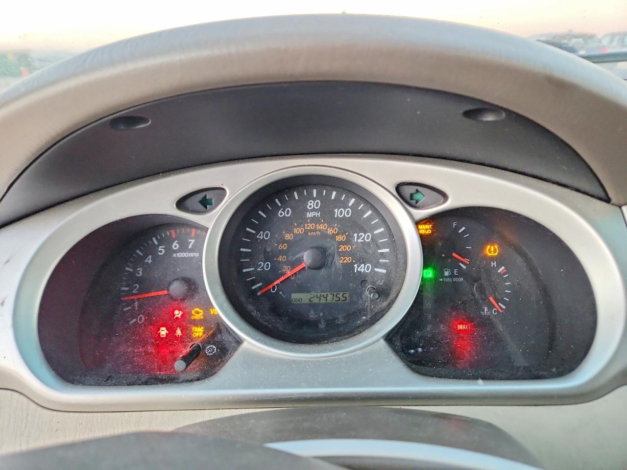 2005 TOYOTA HIGHLANDER LIMITED photo 9