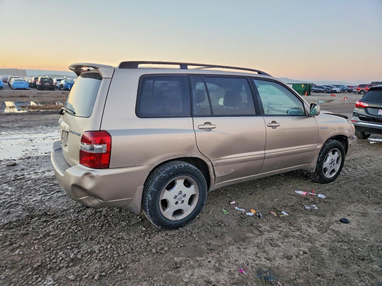 2005 TOYOTA HIGHLANDER LIMITED photo 3