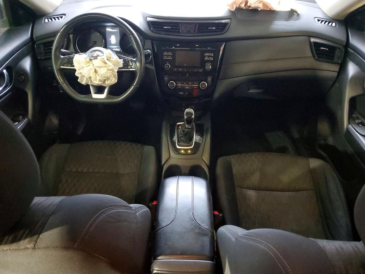 2017 NISSAN ROGUE SV photo 8