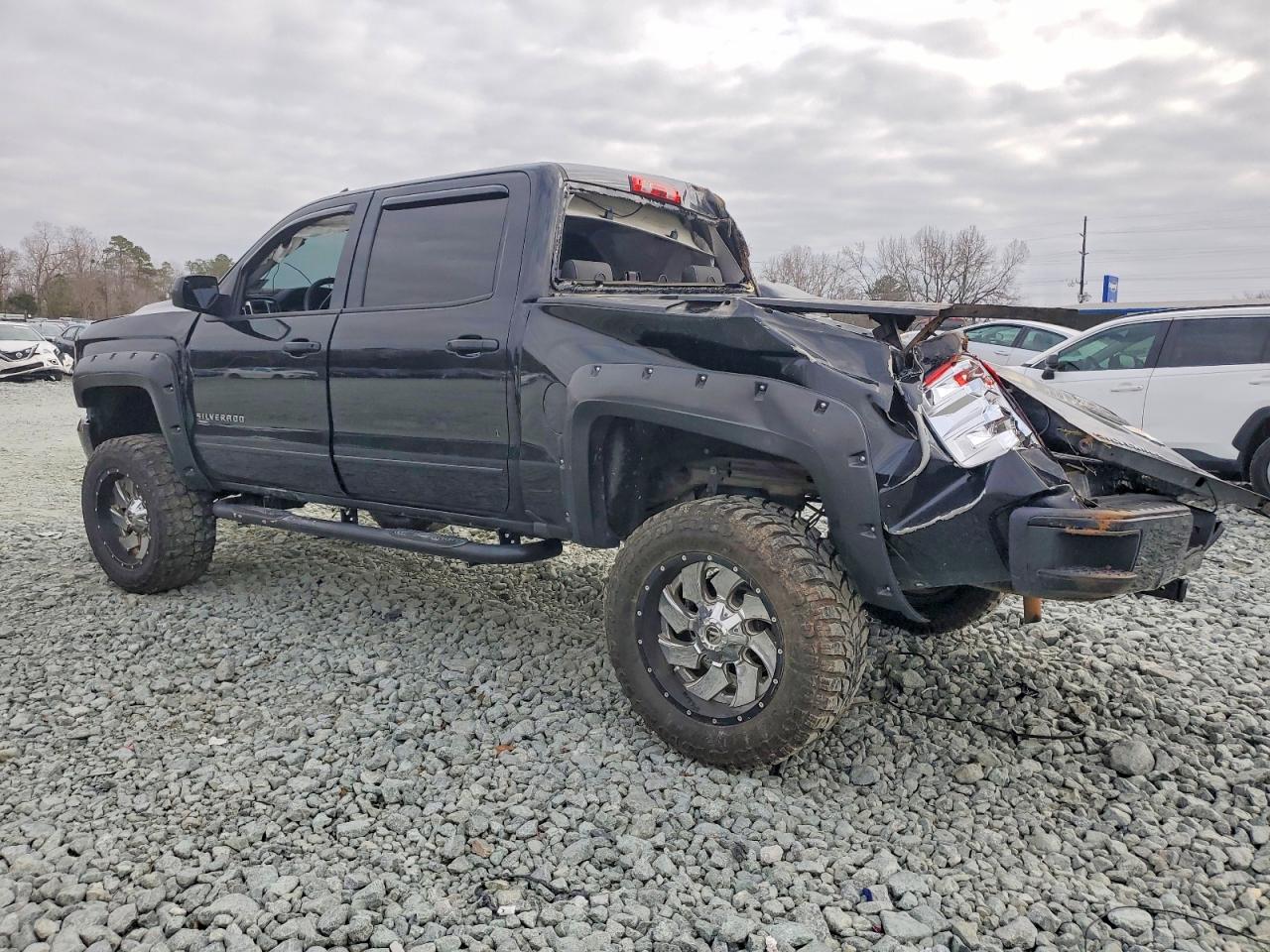 2016 CHEVROLET SILVERADO K1500 LT photo 2