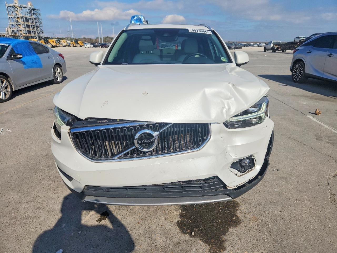 2021 VOLVO XC40 photo 5
