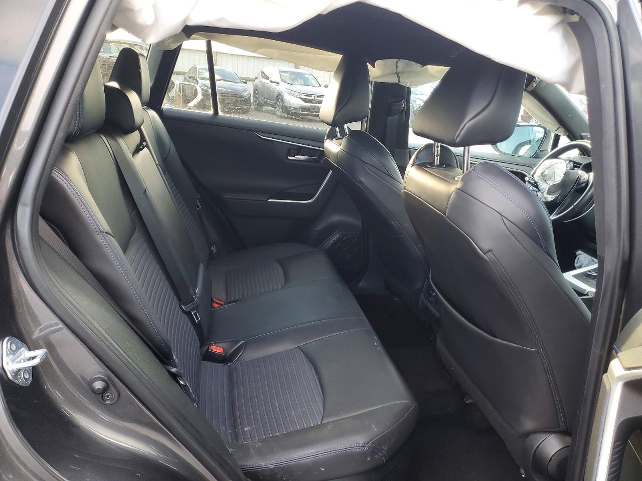 2021 TOYOTA RAV4 XSE photo 11