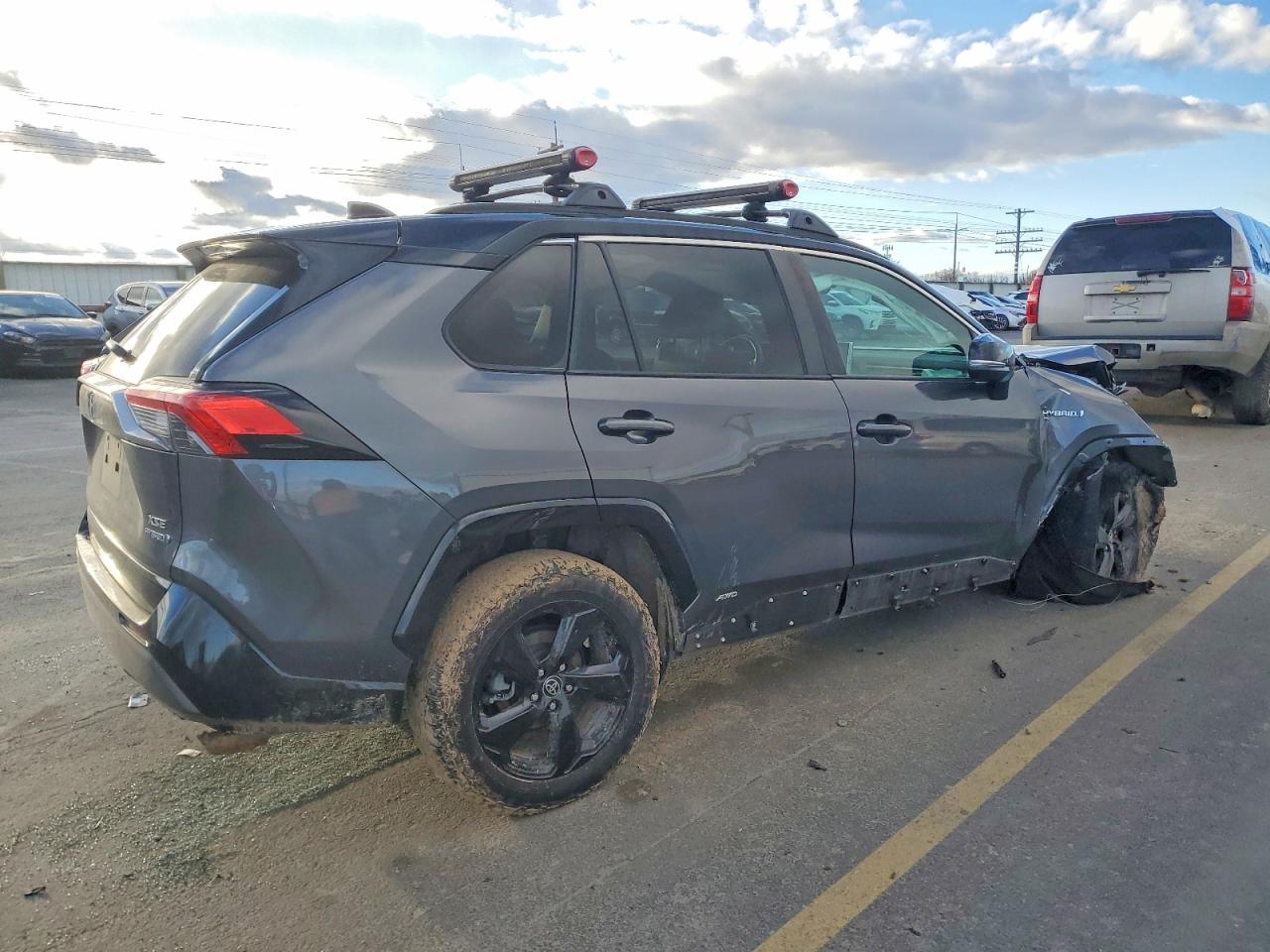 2021 TOYOTA RAV4 XSE photo 3