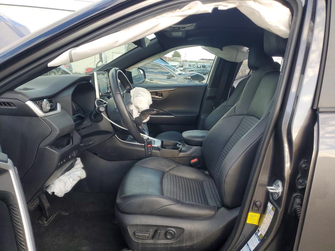 2021 TOYOTA RAV4 XSE photo 7
