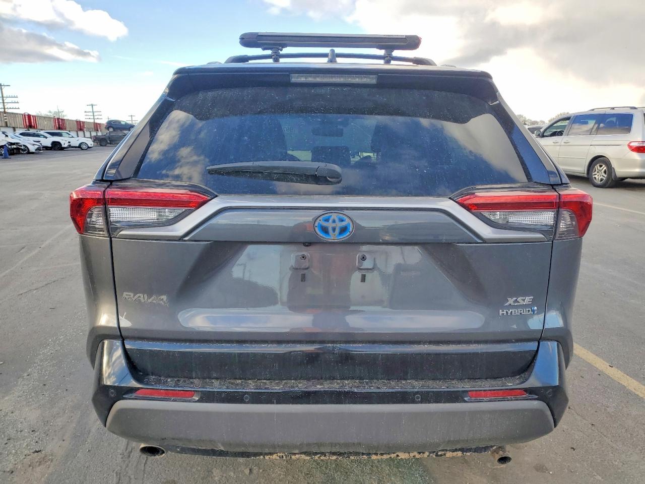 2021 TOYOTA RAV4 XSE photo 6