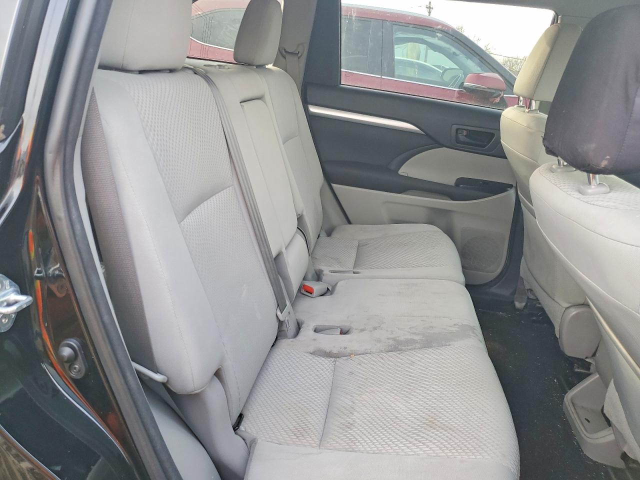 2018 TOYOTA HIGHLANDER LE photo 11