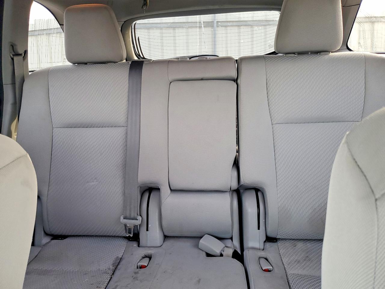 2018 TOYOTA HIGHLANDER LE photo 10