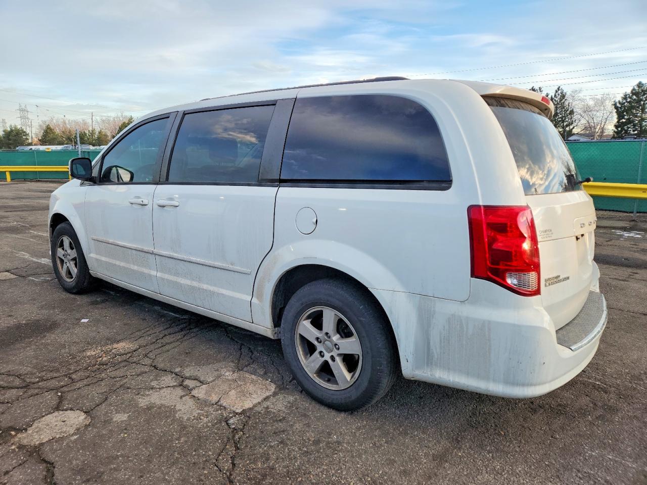 2012 DODGE GRAND CARAVAN SXT photo 2