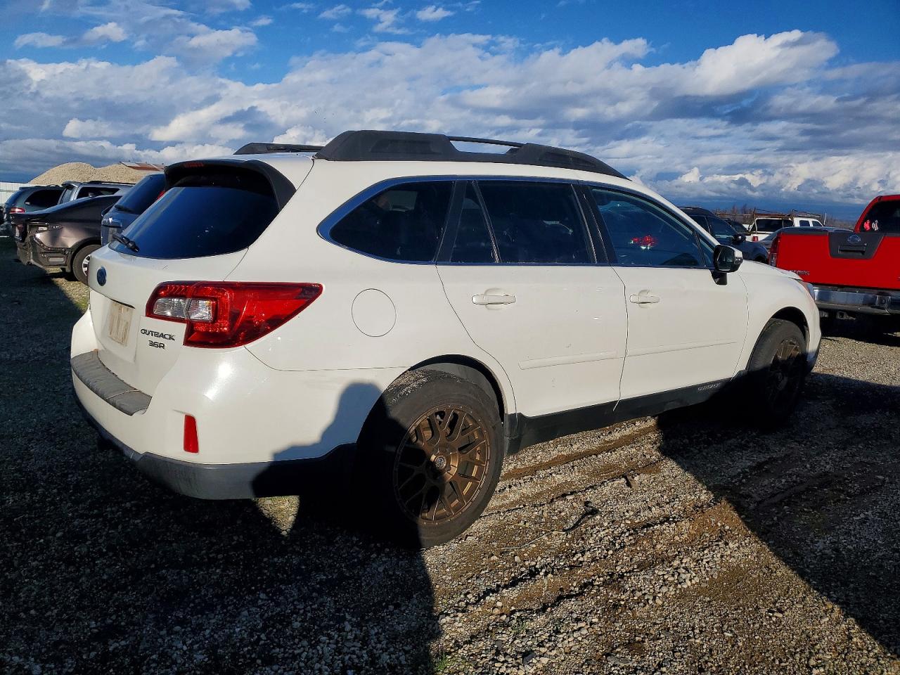 2015 SUBARU OUTBACK 3.6R LIMITED photo 3