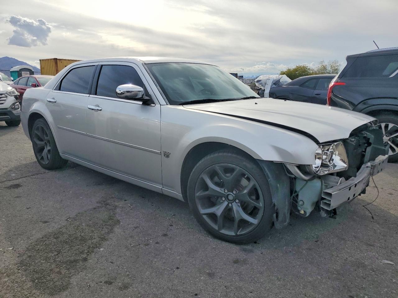 2007 CHRYSLER 300C photo 4