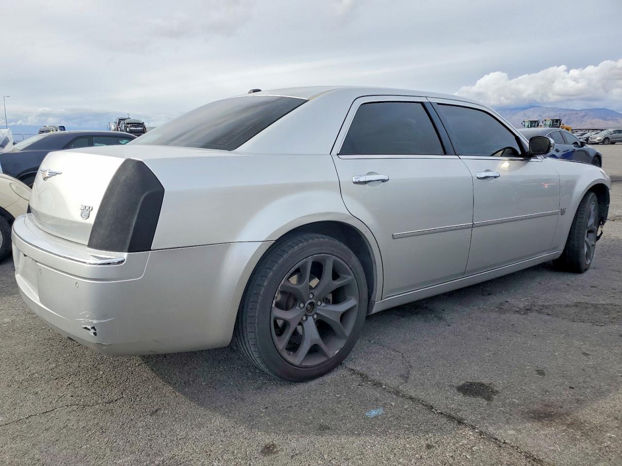 2007 CHRYSLER 300C photo 3