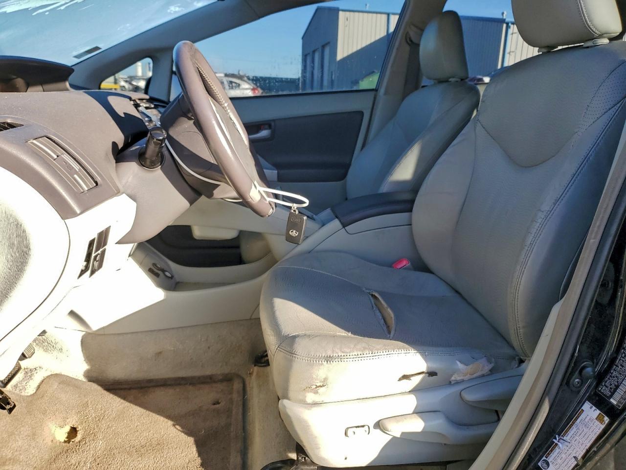 2010 TOYOTA PRIUS photo 13