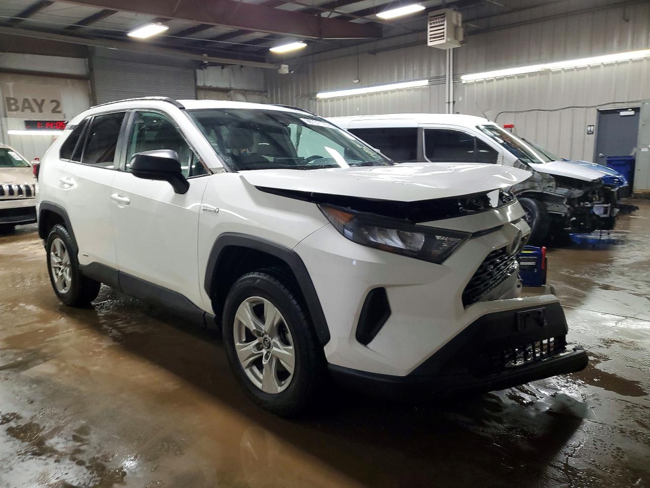 2019 TOYOTA RAV4 LE photo 4