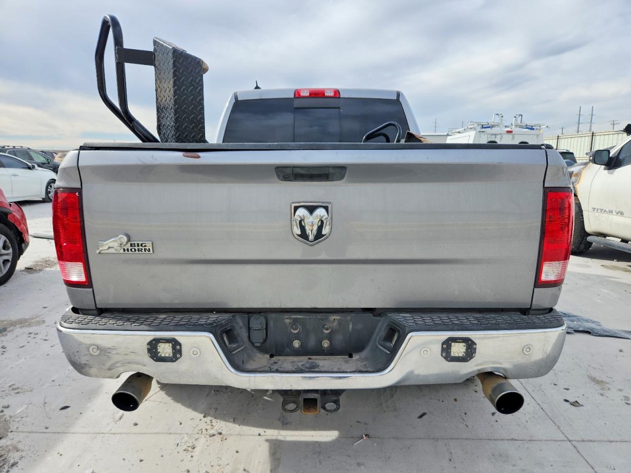 2019 RAM 1500 CLASSIC SLT photo 6