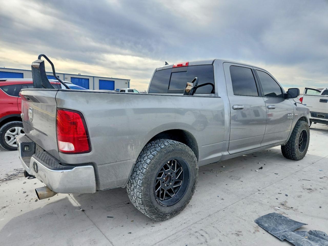 2019 RAM 1500 CLASSIC SLT photo 3