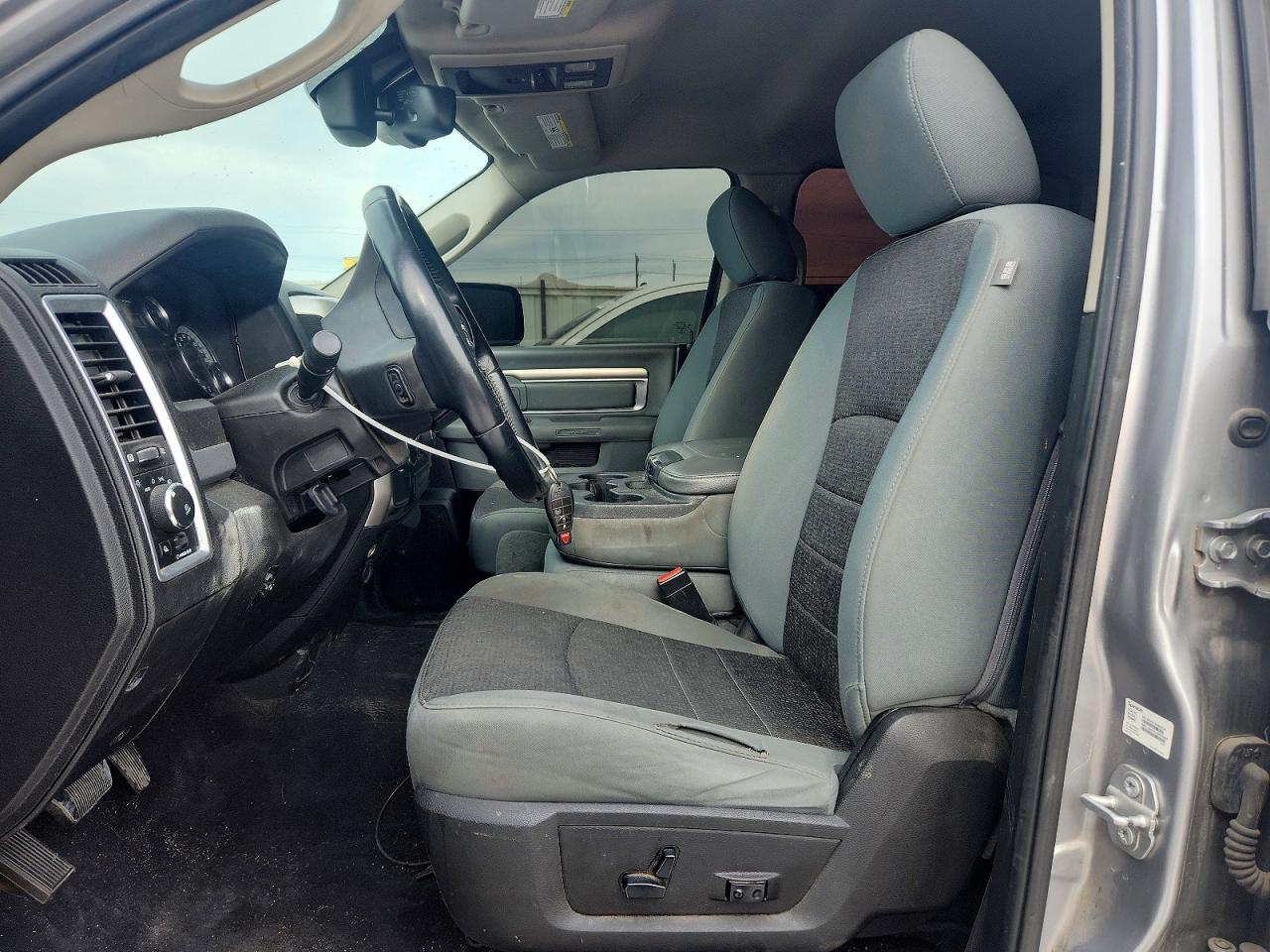 2019 RAM 1500 CLASSIC SLT photo 7