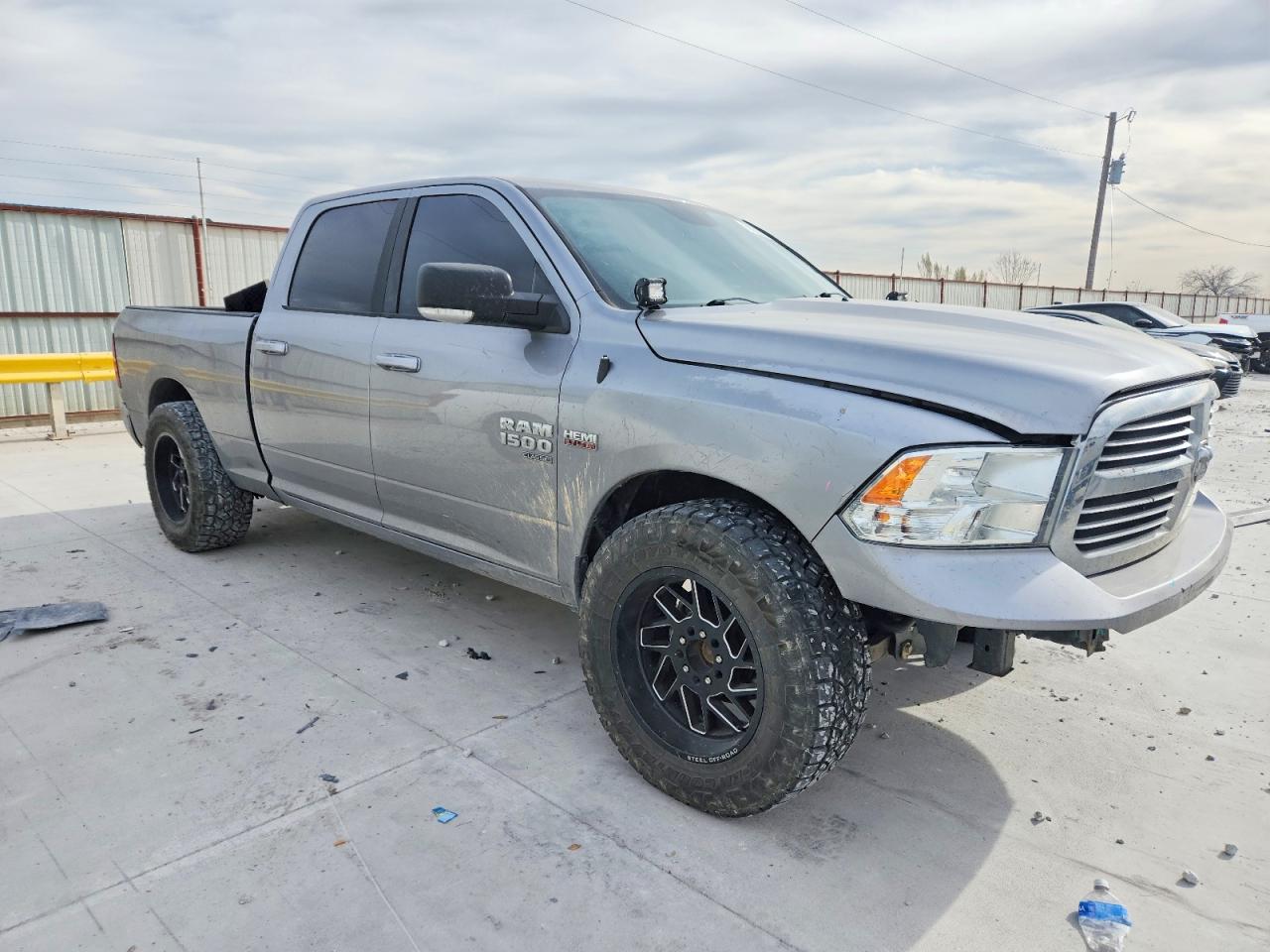 2019 RAM 1500 CLASSIC SLT photo 4
