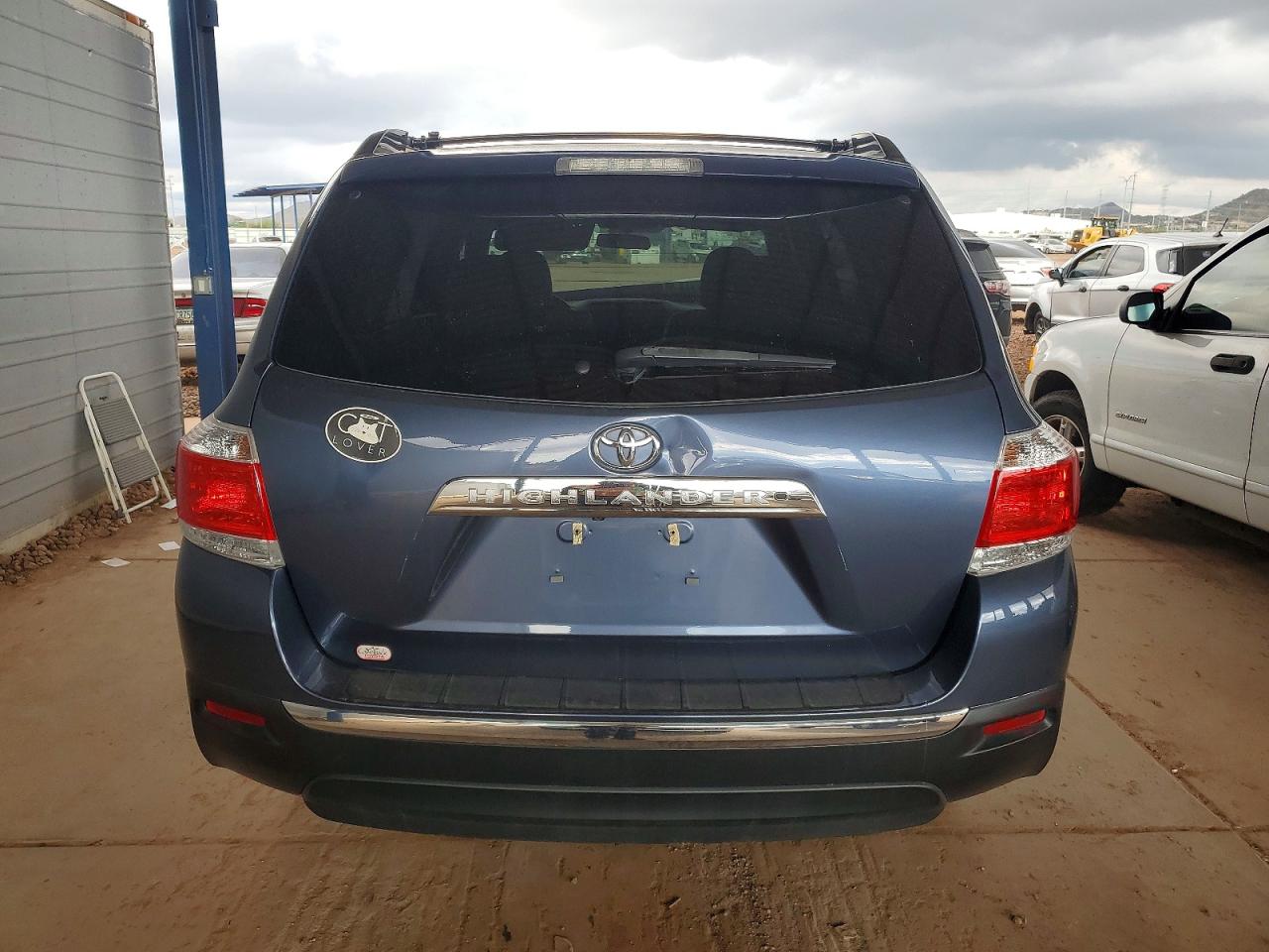 2013 TOYOTA HIGHLANDER BASE photo 6