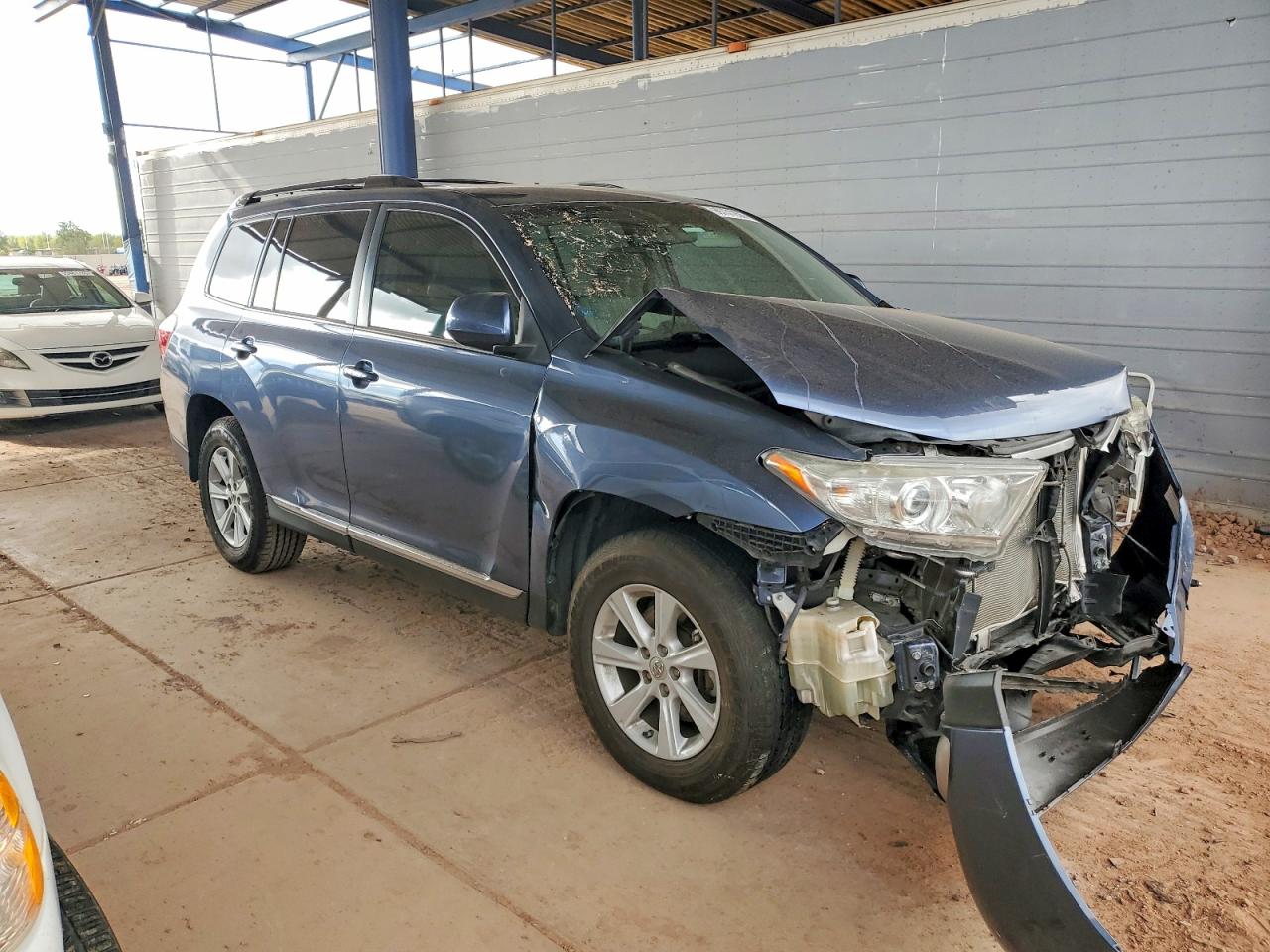 2013 TOYOTA HIGHLANDER BASE photo 4