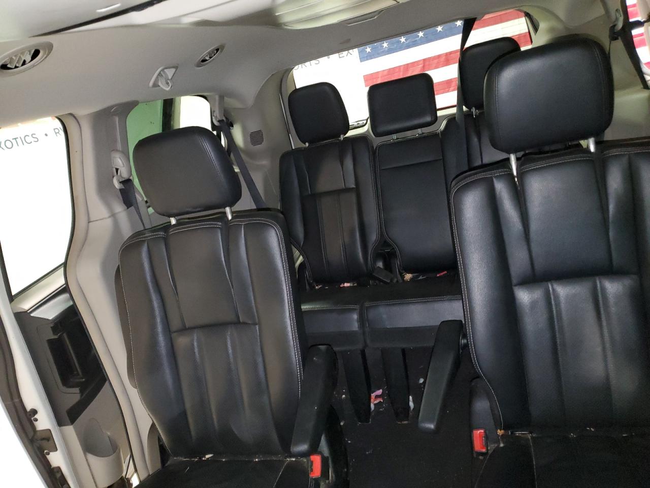 2012 CHRYSLER TOWN & COUNTRY TOURING photo 10