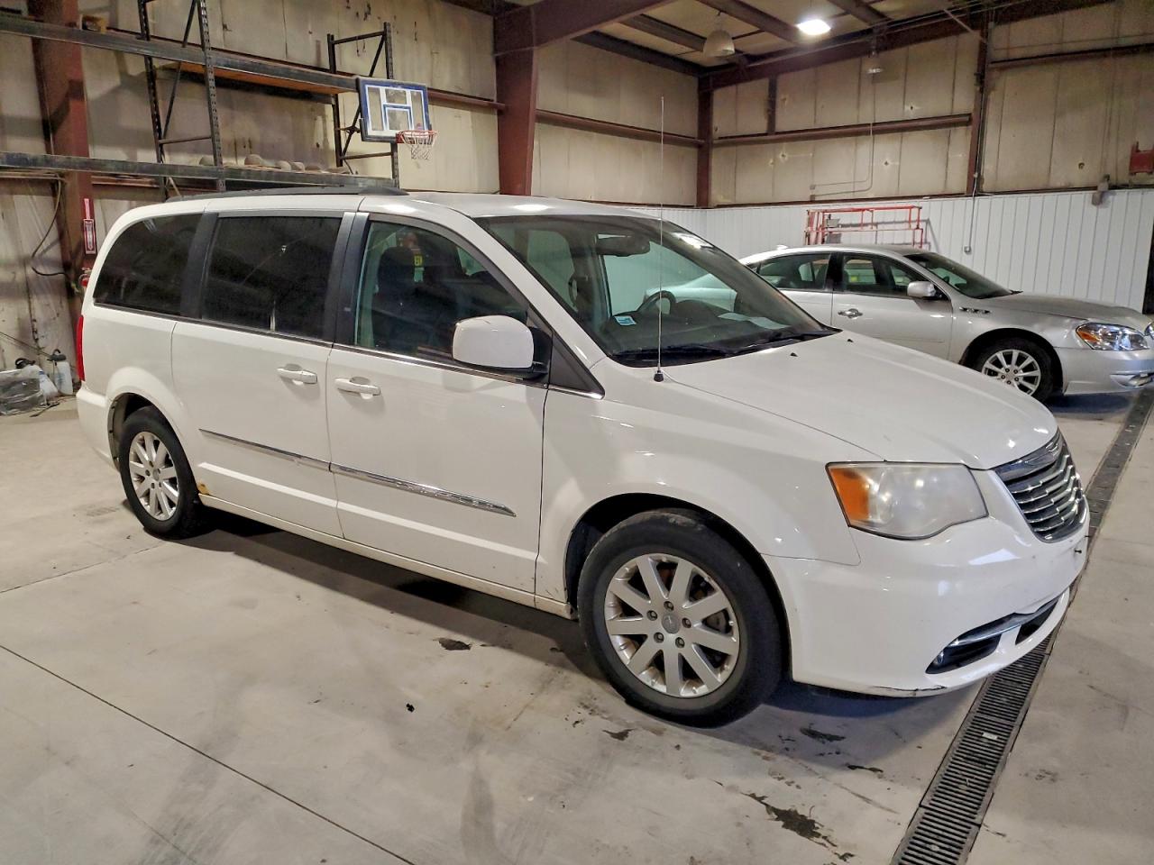 2012 CHRYSLER TOWN & COUNTRY TOURING photo 4