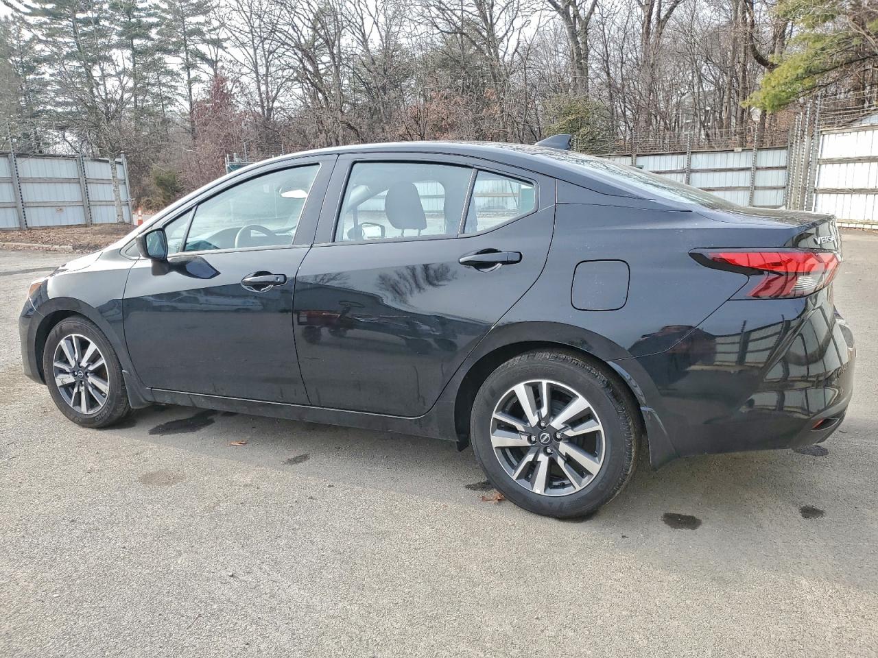 2025 NISSAN VERSA SV photo 2