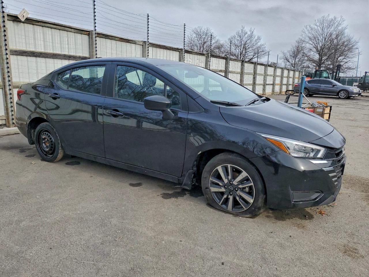 2025 NISSAN VERSA SV photo 4