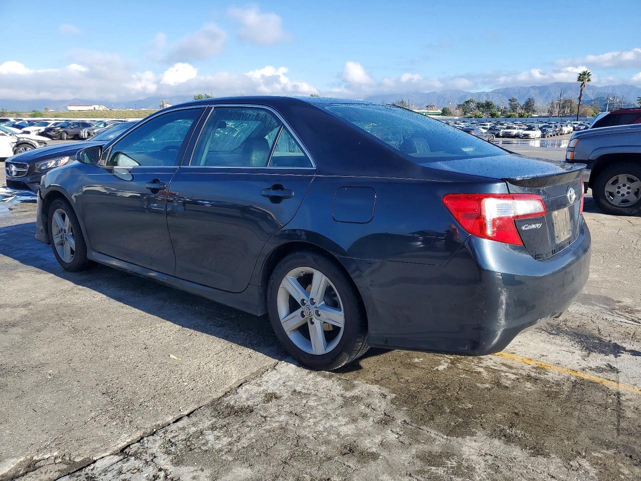 2012 TOYOTA CAMRY BASE photo 2