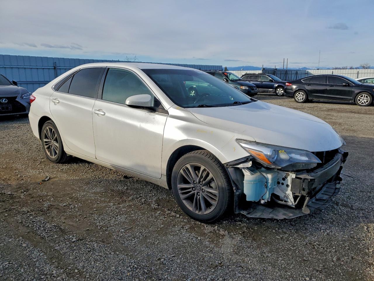 2017 TOYOTA CAMRY LE photo 4