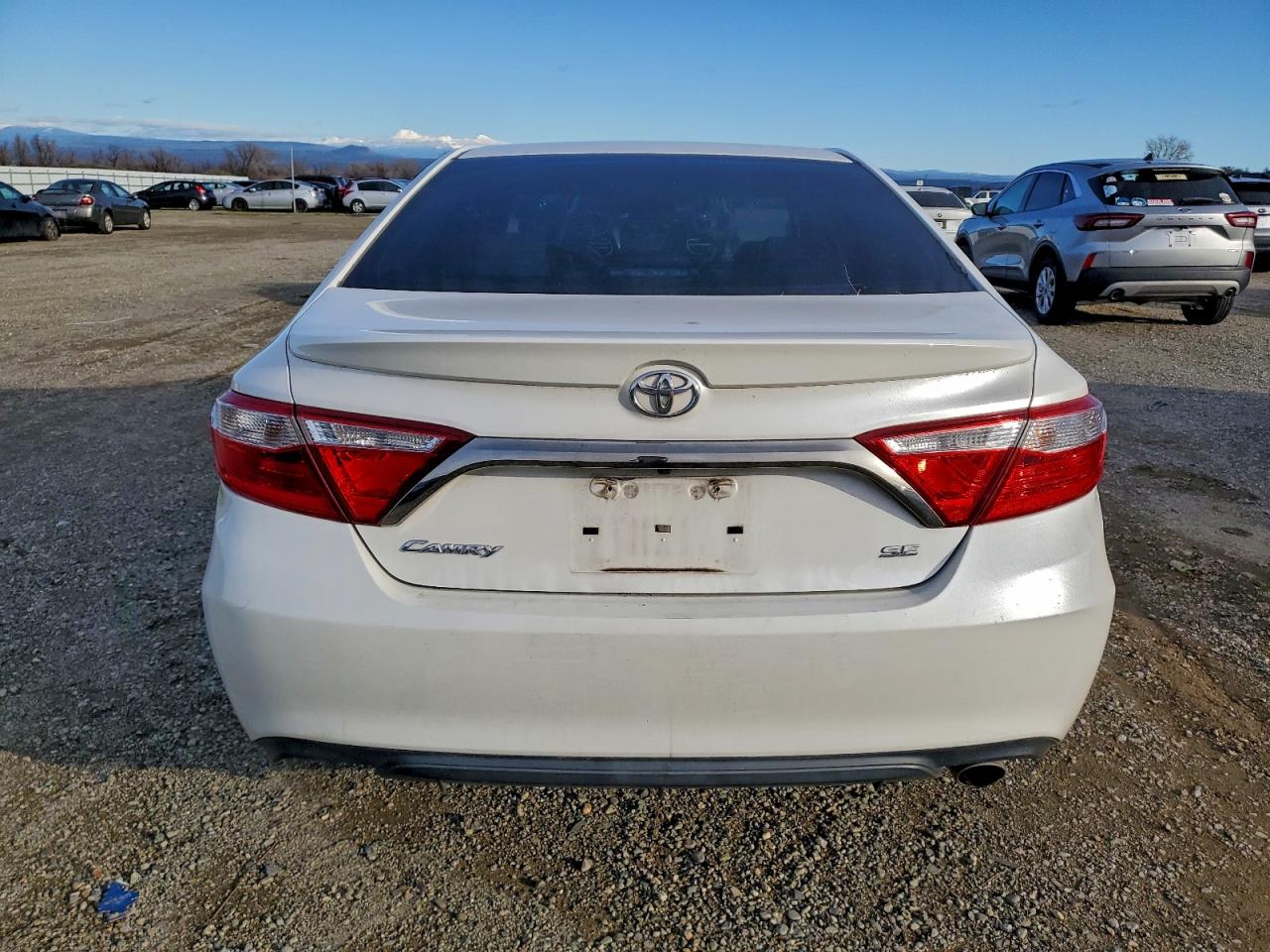 2017 TOYOTA CAMRY LE photo 6