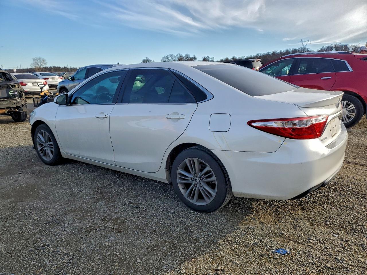 2017 TOYOTA CAMRY LE photo 2