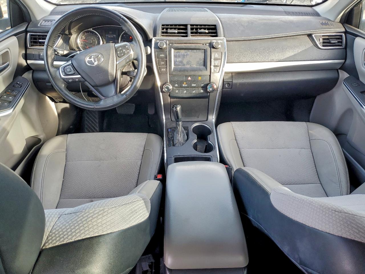 2017 TOYOTA CAMRY LE photo 8