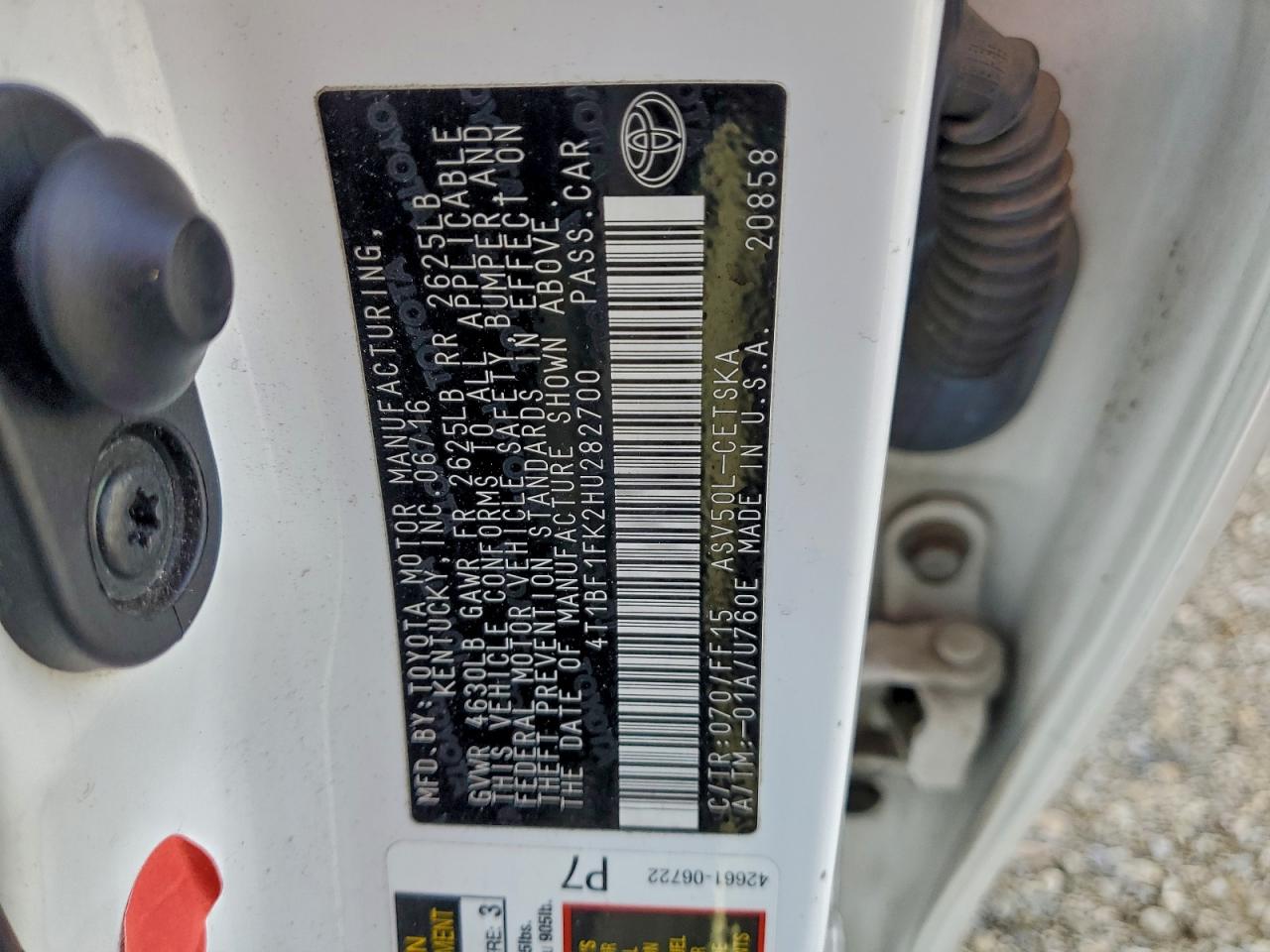 2017 TOYOTA CAMRY LE photo 13