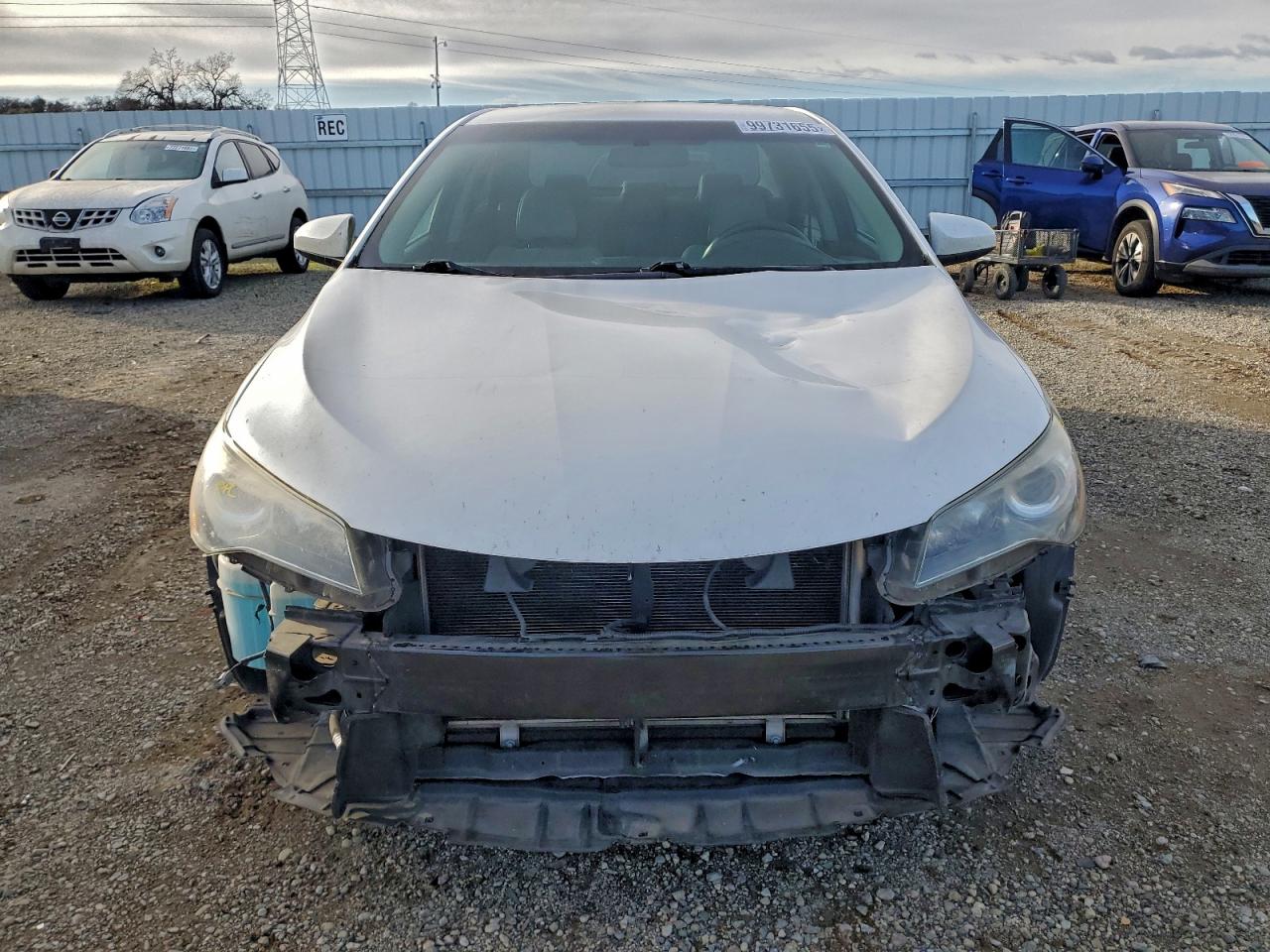 2017 TOYOTA CAMRY LE photo 5