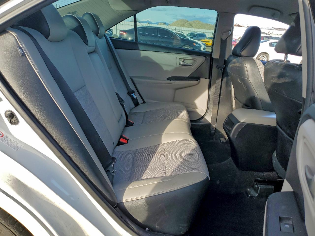 2017 TOYOTA CAMRY LE photo 10