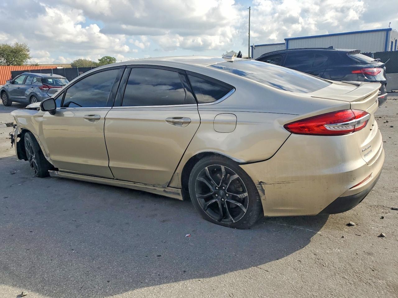 2019 FORD FUSION SE photo 2