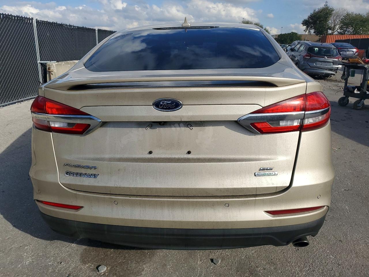 2019 FORD FUSION SE photo 6