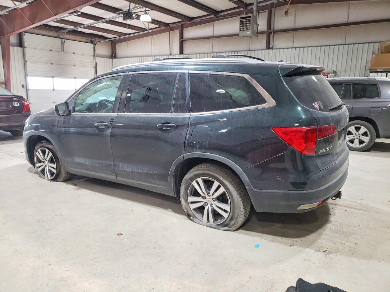 2016 HONDA PILOT EXL photo 2