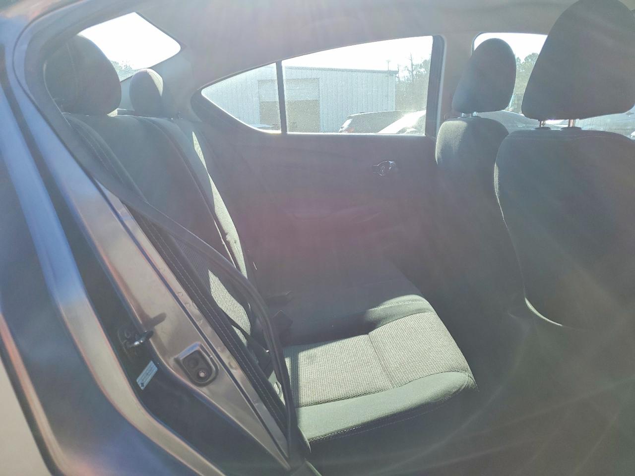 2018 NISSAN VERSA S photo 10