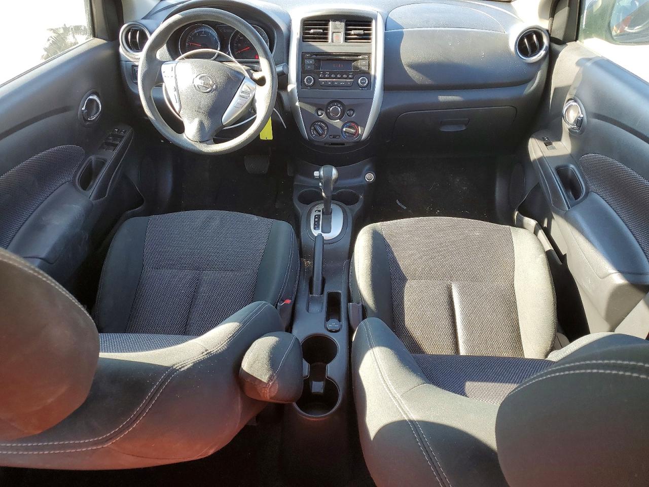2018 NISSAN VERSA S photo 8