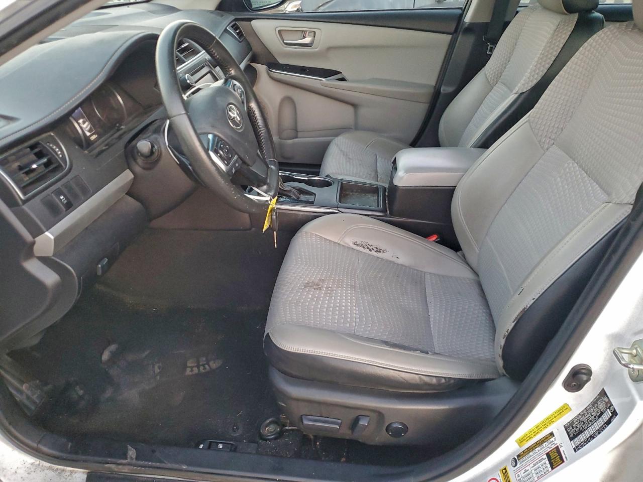 2015 TOYOTA CAMRY LE photo 7