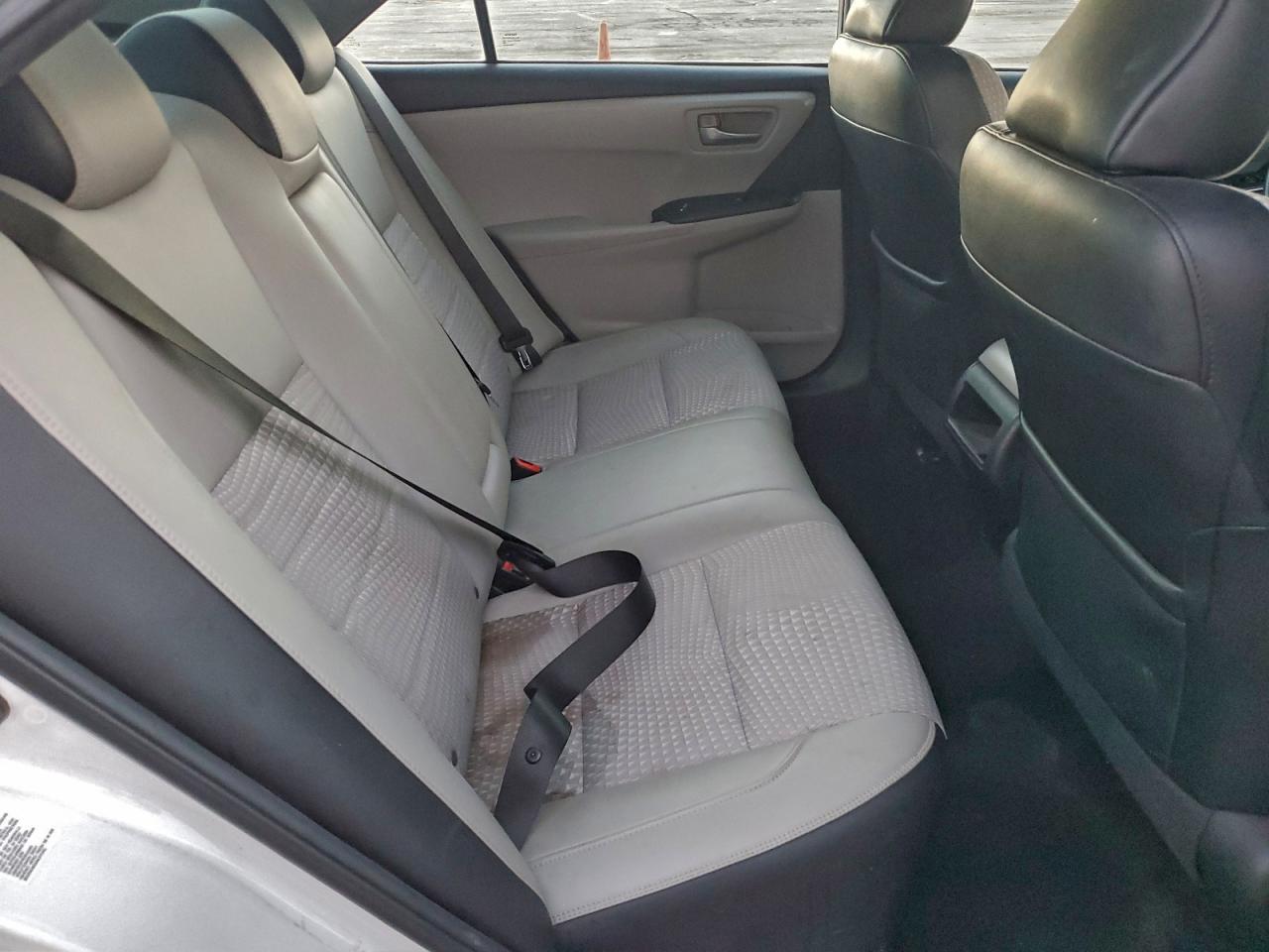 2015 TOYOTA CAMRY LE photo 10
