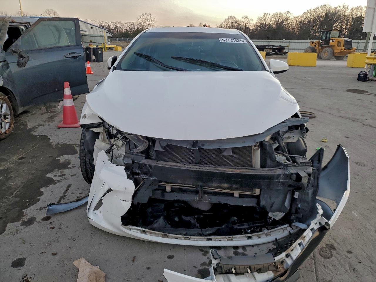 2015 TOYOTA CAMRY LE photo 5
