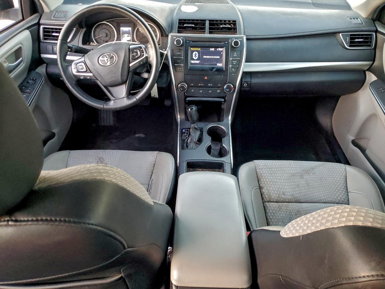 2015 TOYOTA CAMRY LE photo 8