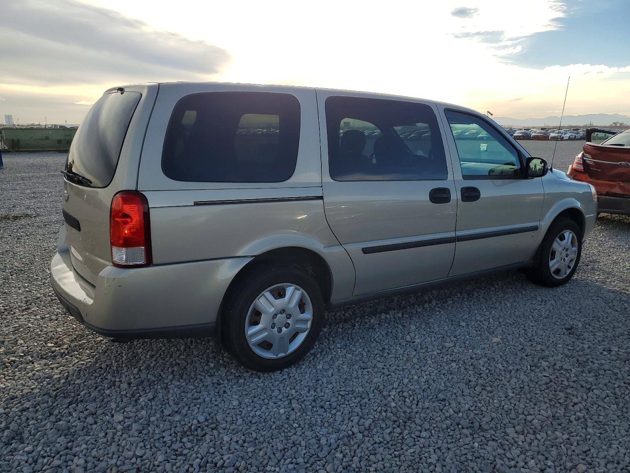 2008 CHEVROLET UPLANDER LS photo 3