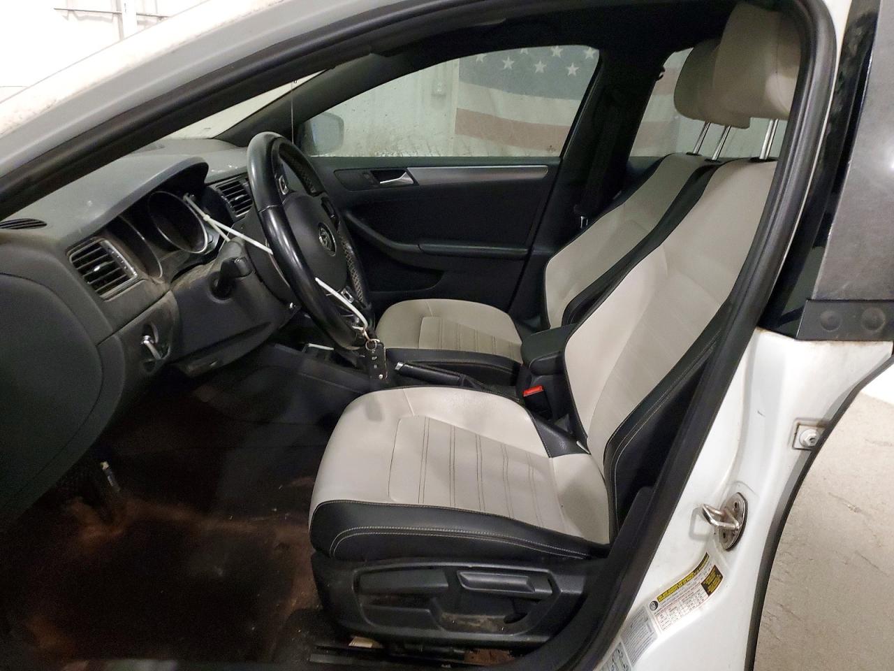 2016 VOLKSWAGEN JETTA SPORT photo 7