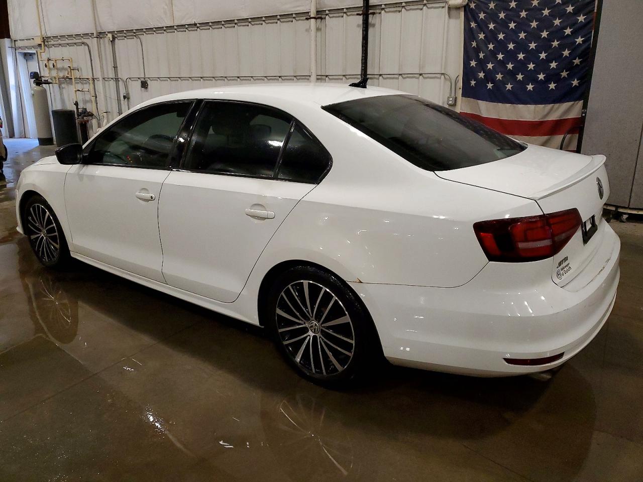 2016 VOLKSWAGEN JETTA SPORT photo 2