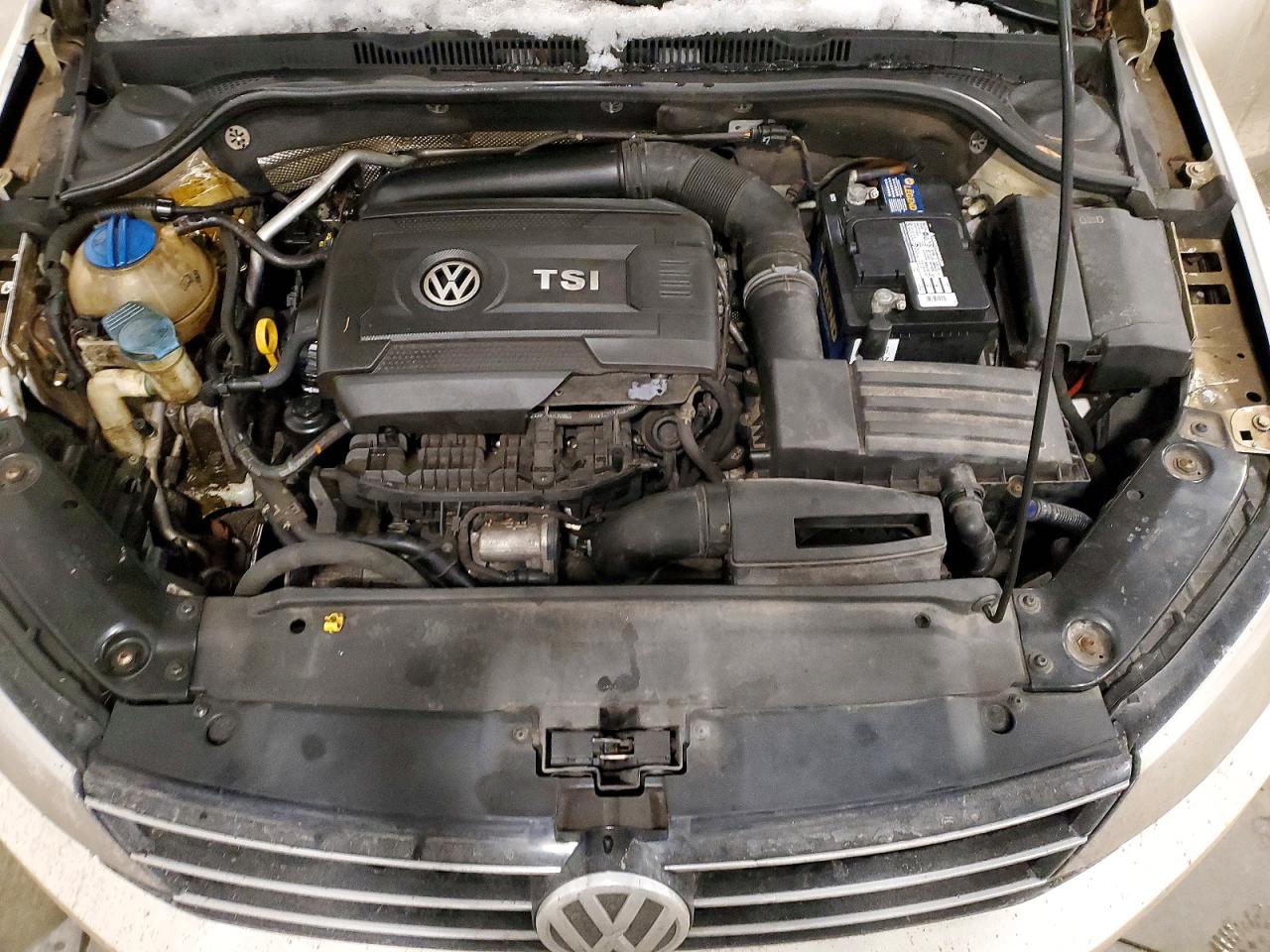 2016 VOLKSWAGEN JETTA SPORT photo 11